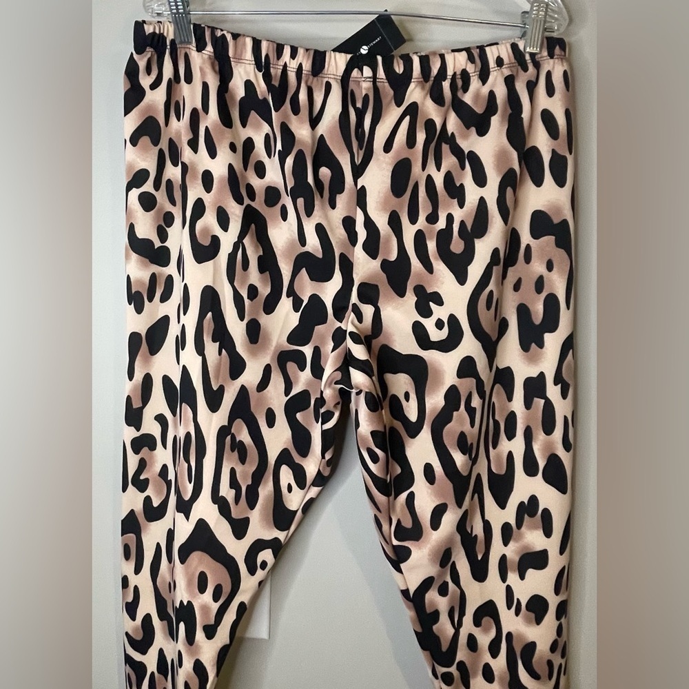 Ashley Stewart Leopard Print Leggings - Black and Tan - Picture 4 of 7